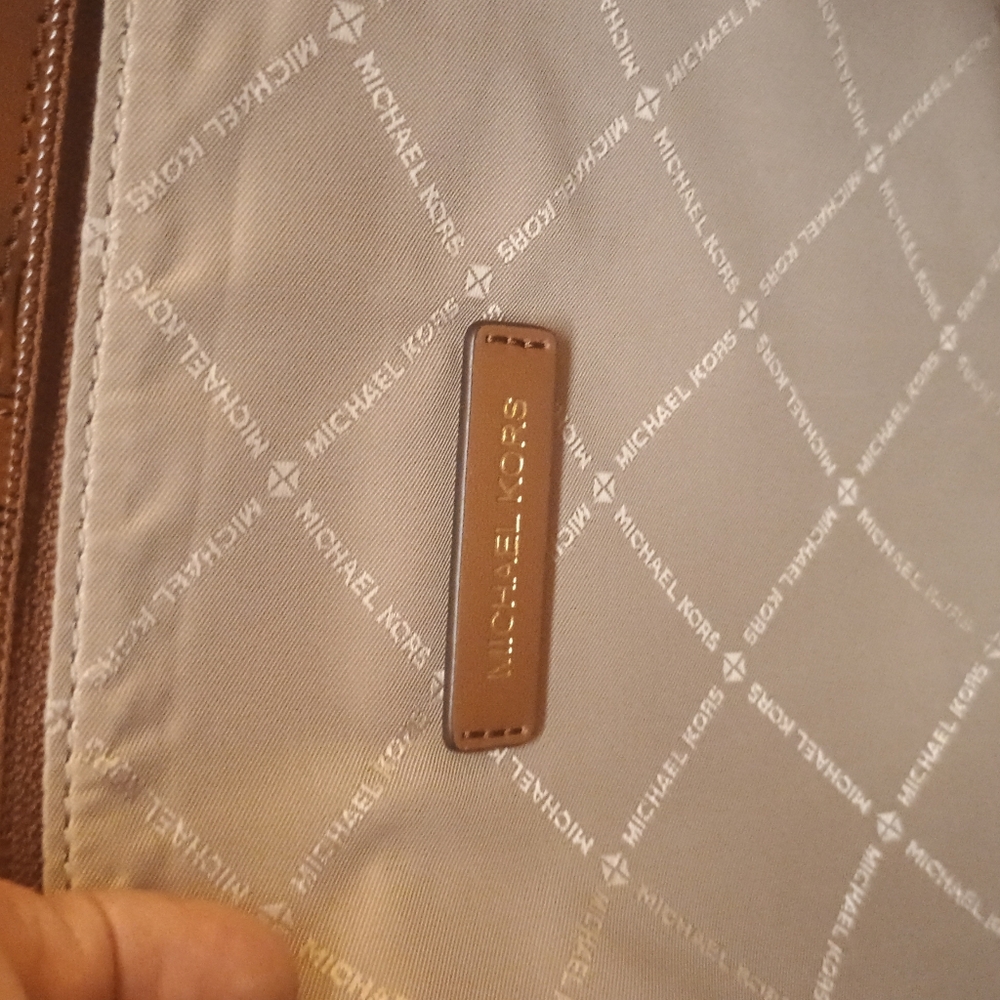 Micheal Kors Saffiano Leather Jet Set Travel tote- Authenticated Brand New - Picture 6 of 17